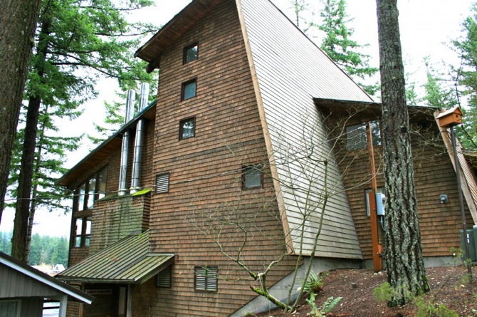 Lundgren Lodge